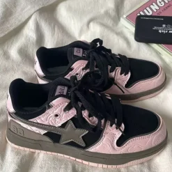 Classics|Aesthetic Sneakers*Boogzel Clothing Black & Pink Star Sneakers Pink/black