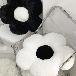 Aesthetic Bedroom|Aesthetic Room Decor*Boogzel Clothing Black & White Flower Pillow