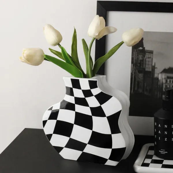 Flower Vases|Aesthetic Room Decor*Boogzel Clothing Checkered Wavy Vase