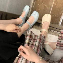Classics|Split Toe Tabi Shoes*Boogzel Clothing French Girl Split-Toe Tabi Ballet Flats