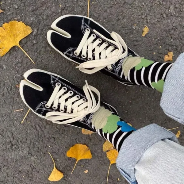 Socks*Boogzel Clothing Indie Flower Striped Tabi Socks