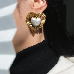 Earrings*Boogzel Clothing Vintage Pearl Heart Earrings Gold
