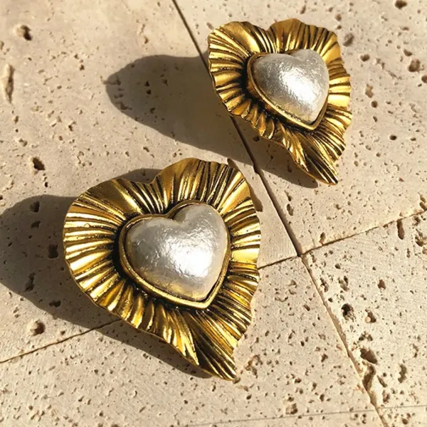 Earrings*Boogzel Clothing Vintage Pearl Heart Earrings Gold
