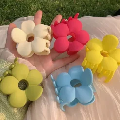 Hair Accessories*Boogzel Clothing Y2K Flower Hair Claw