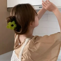 Hair Accessories*Boogzel Clothing Y2K Flower Hair Claw